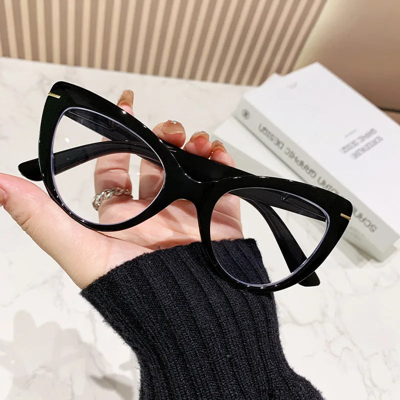 Women's cat's eye high presbyopic glasses with large frame and dragon phoenix decorations