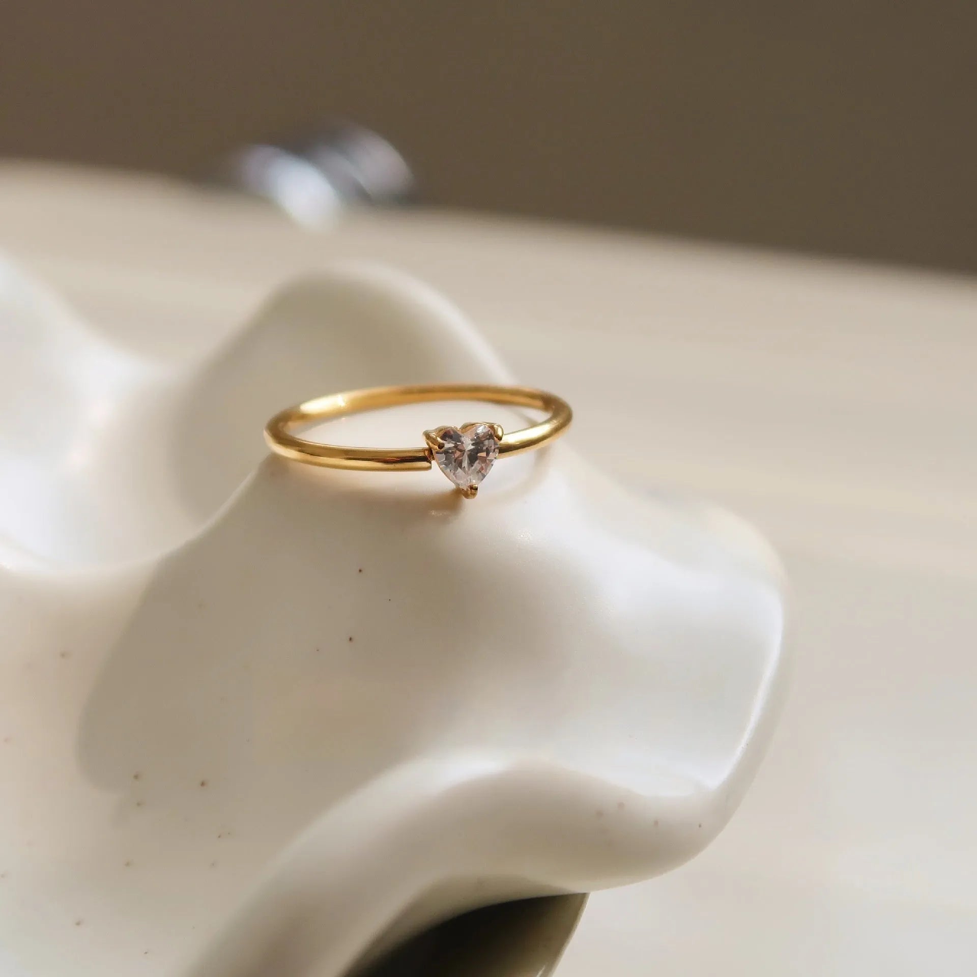 Golden love heart oval ring for women in stainless steel with electroplated finish