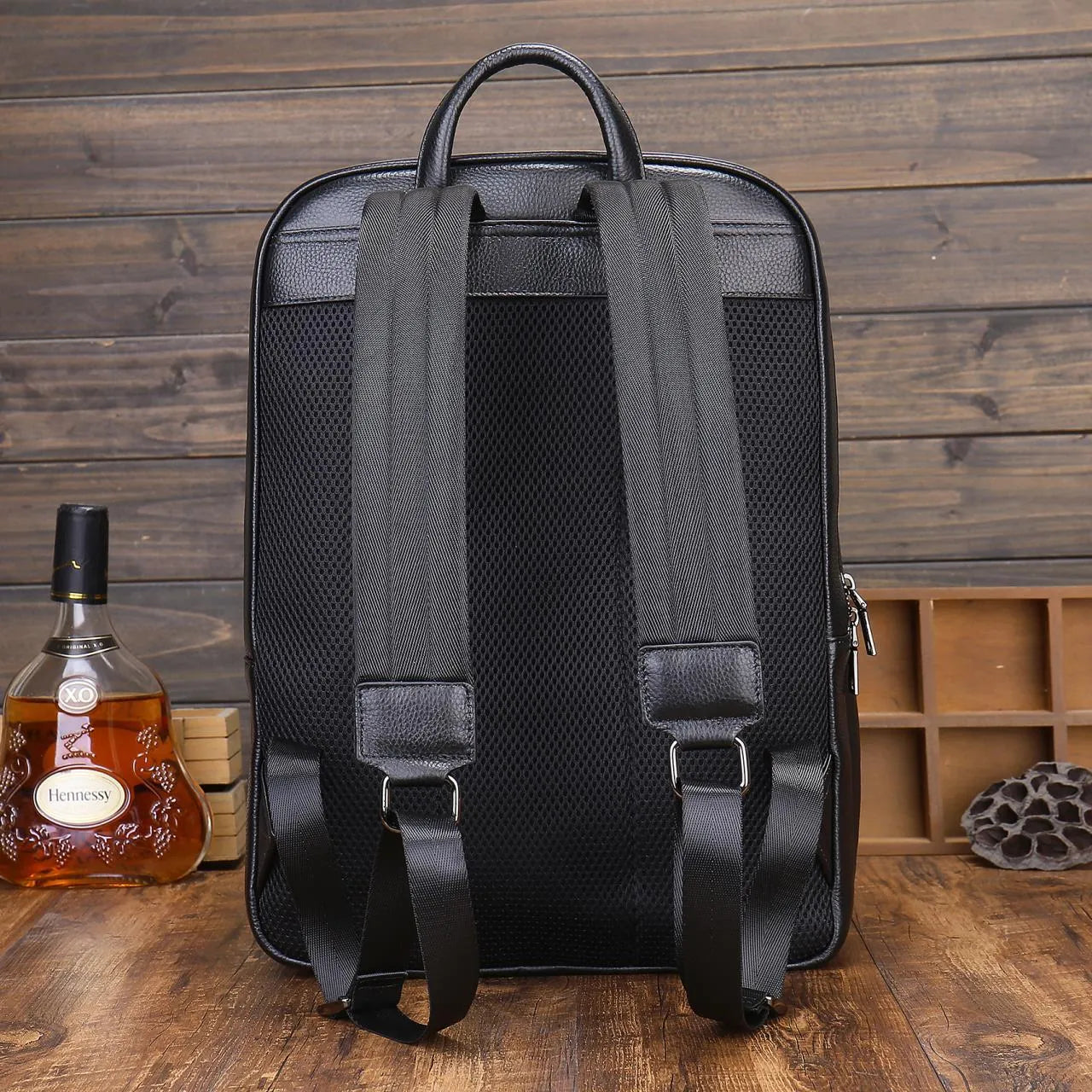 Genuine leather men's business travel bag black with contrast colour detail and airpillow straps