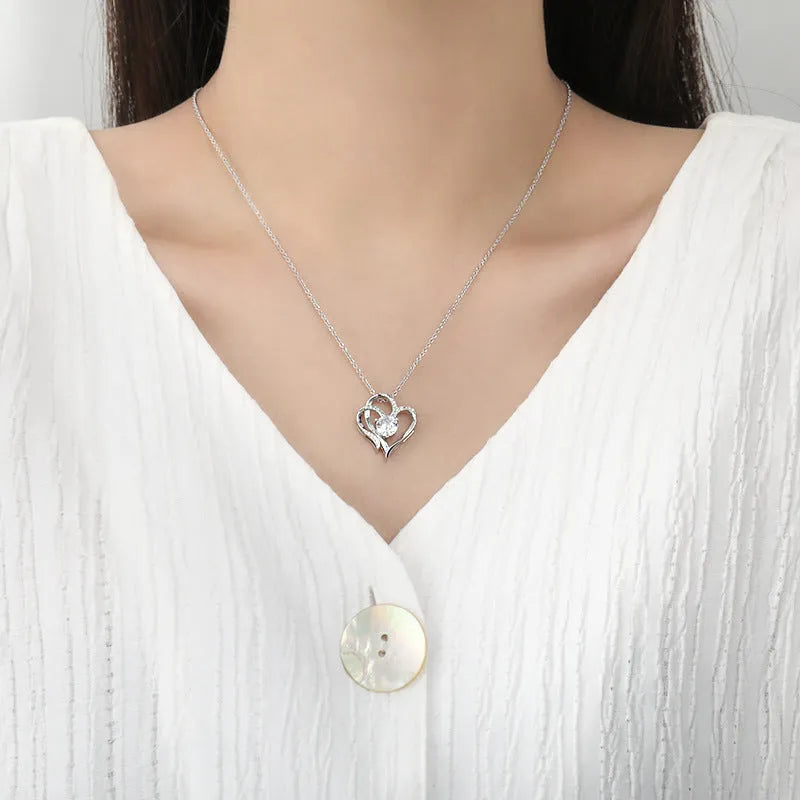 Heart-shaped women's necklace in 925 silver with gold plating options on simple chain