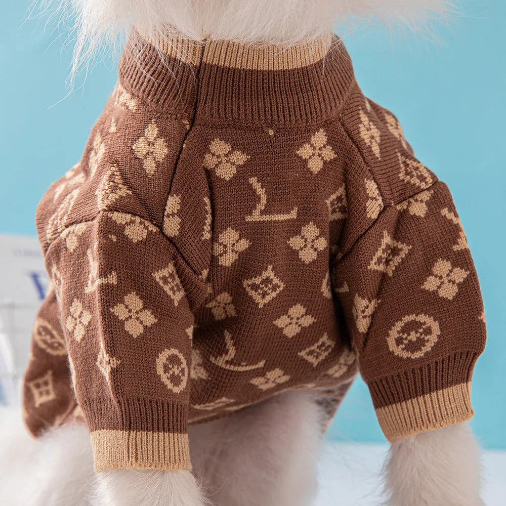 Thick wool dog sweater in monochrome colour for autumn and winter wear.