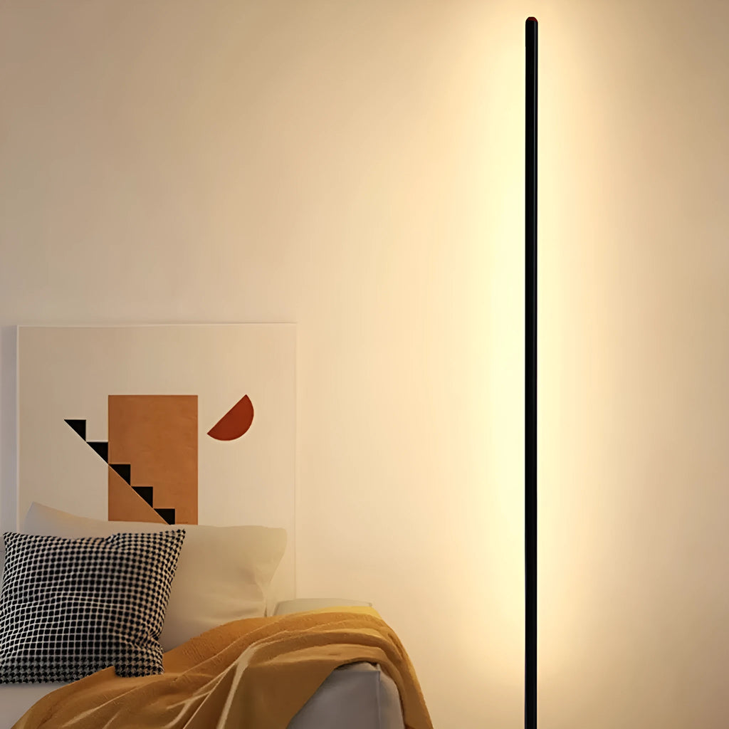Aluminium alloy vertical floor lamp in modern simple style with USB plug-in power supply
