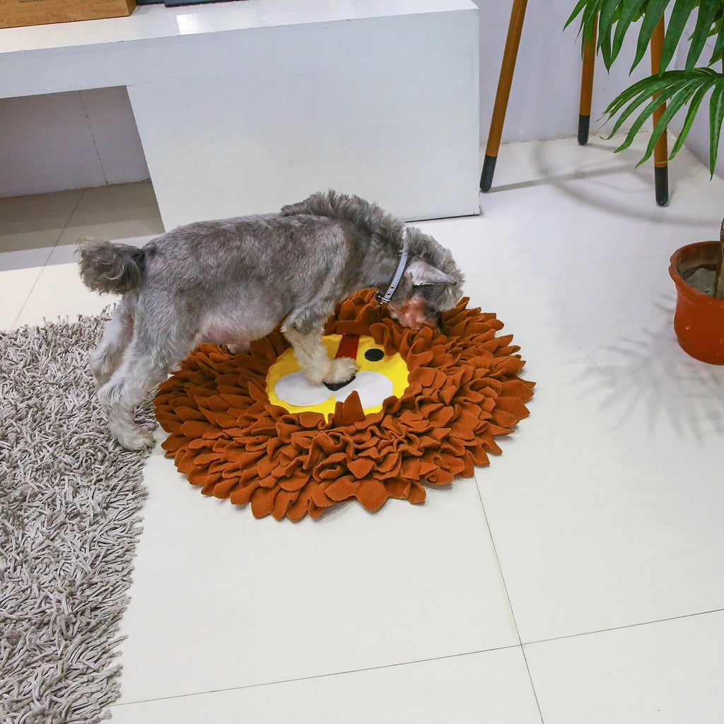 Brown lion-shaped sniffing pad blanket for dogs and cats as a decompression and hiding food toy