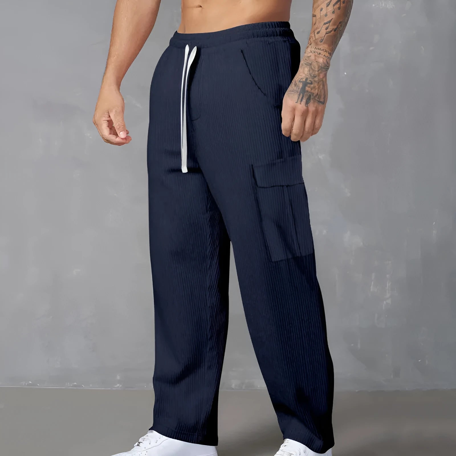 Men's corduroy cargo trousers in loose-fitting straight-leg wide-leg design