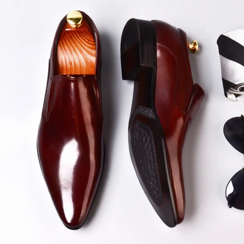 British pointed Oxford men's formal leather shoes with black colour, low-top design, and rubber sole