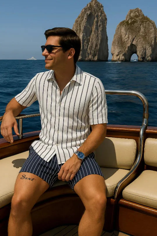 Men's light casual beach shirt and shorts set in four-sided elastic fabric.