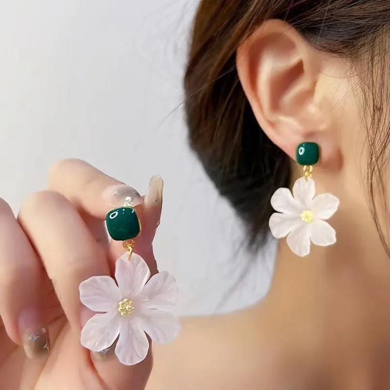 Pair of dark green alloy earrings with sterling silver needle flowers sweet design for women