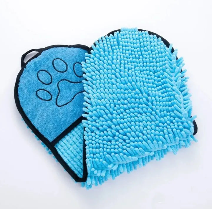 Soft fibre pet bath towel in blue, grey, purple, or red, measuring 62 cm by 23 cm.