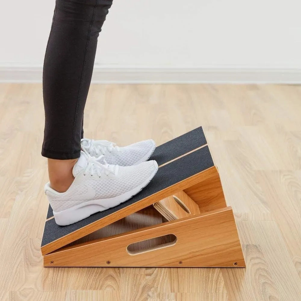 Wooden Adjustable Angle Stretch Board Exercise Fitness Equipment for Home Gym Stretching and Flexibility Training, Natural Wood Colour 40.7x31.7cm