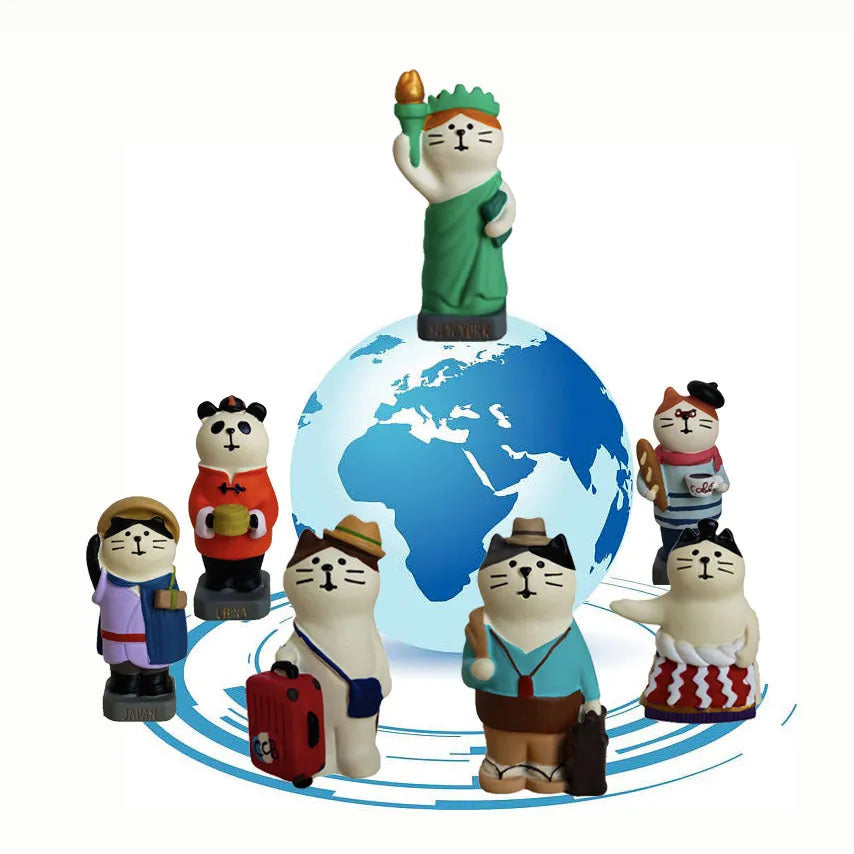 Cartoon cat figurine with Statue of Liberty design, resin craft ornament.