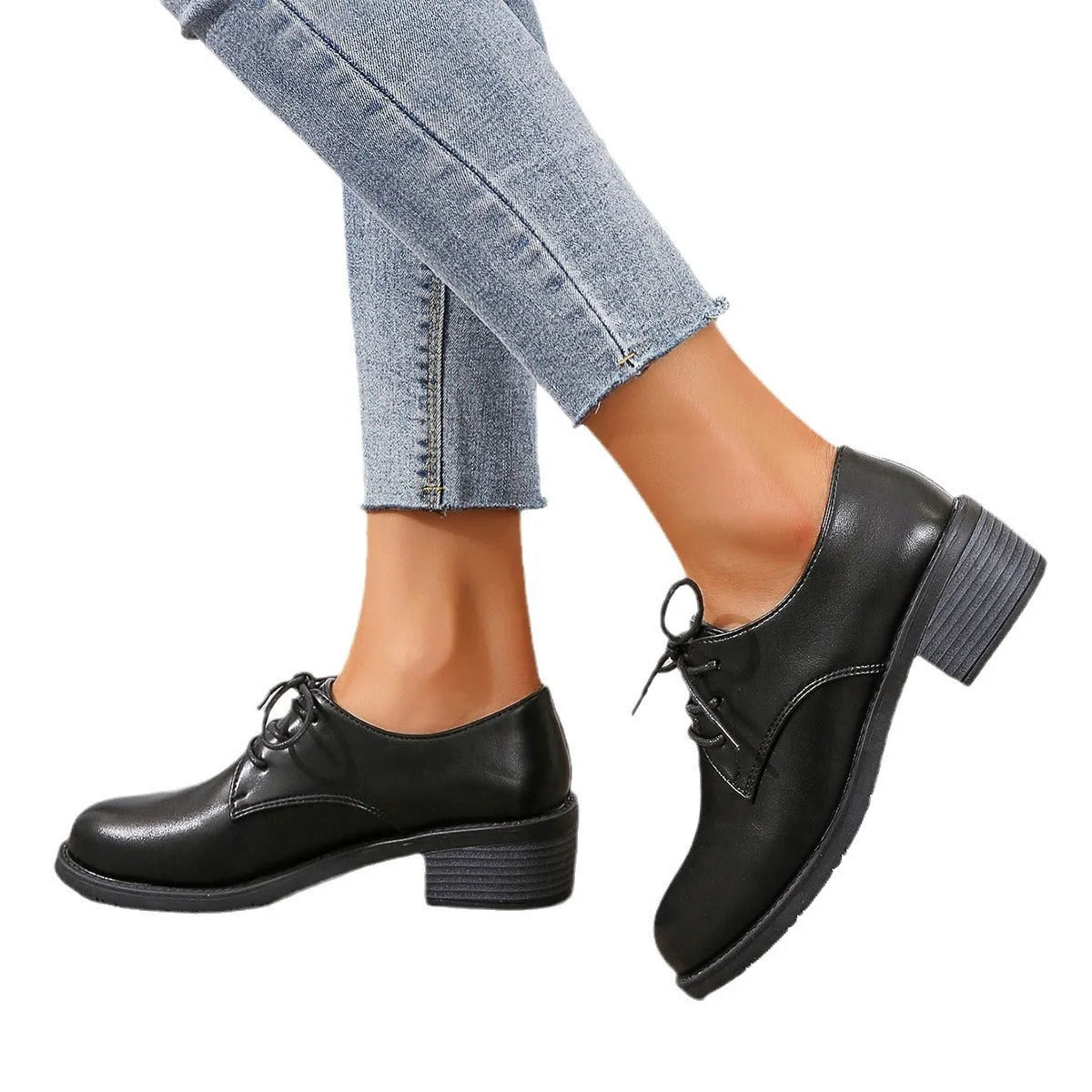 Black women's work shoes with chunky 3-5cm heel and rubber sole