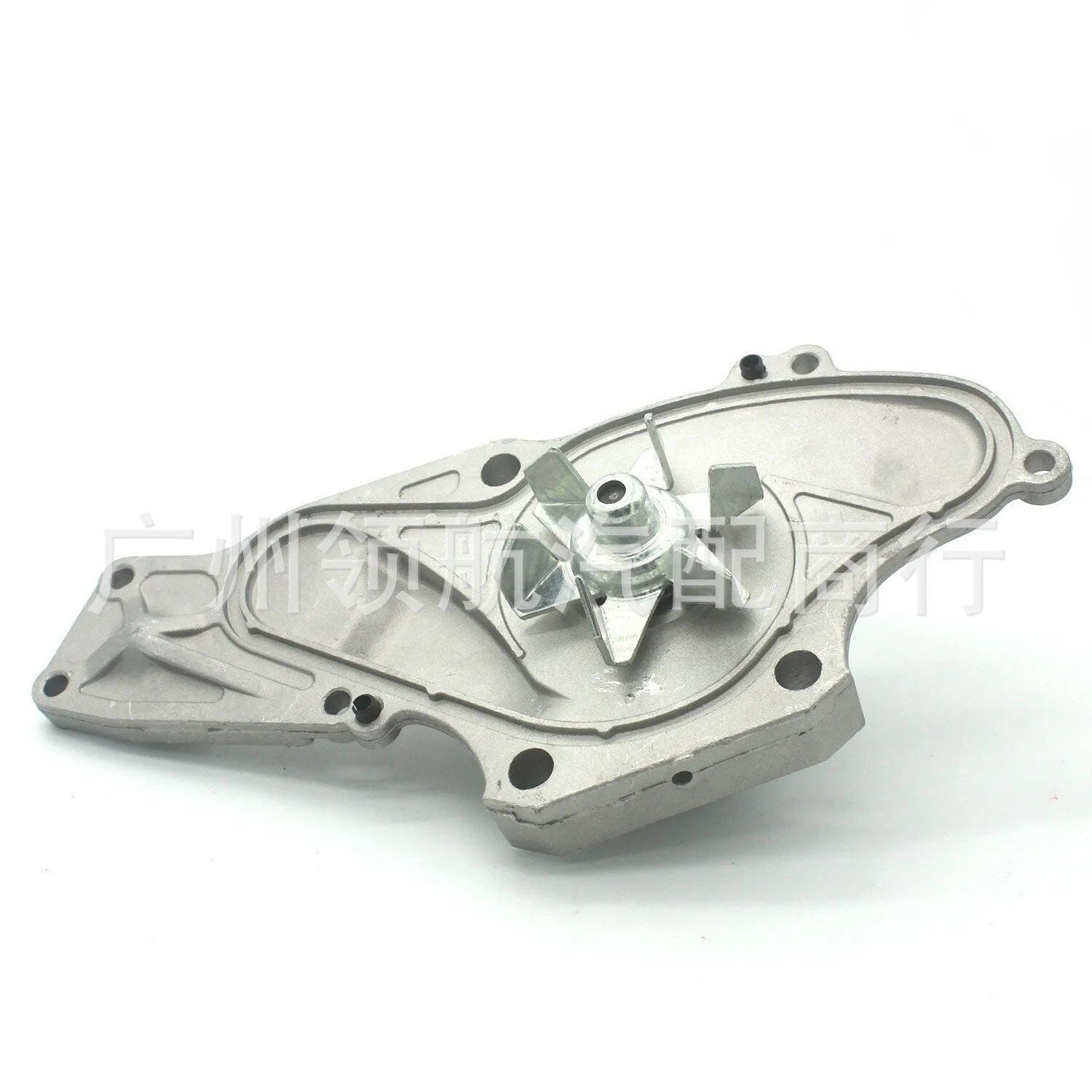 Metal belt and water pump assembly for automotive cooling systems measuring 28x18x16 cm