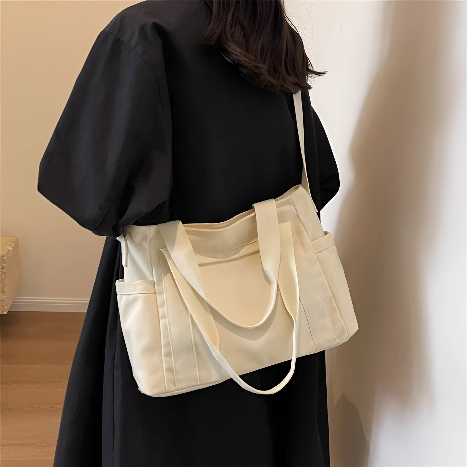 Polyester shoulder bag for women with phone compartment and sandwich pockets in solid colour options