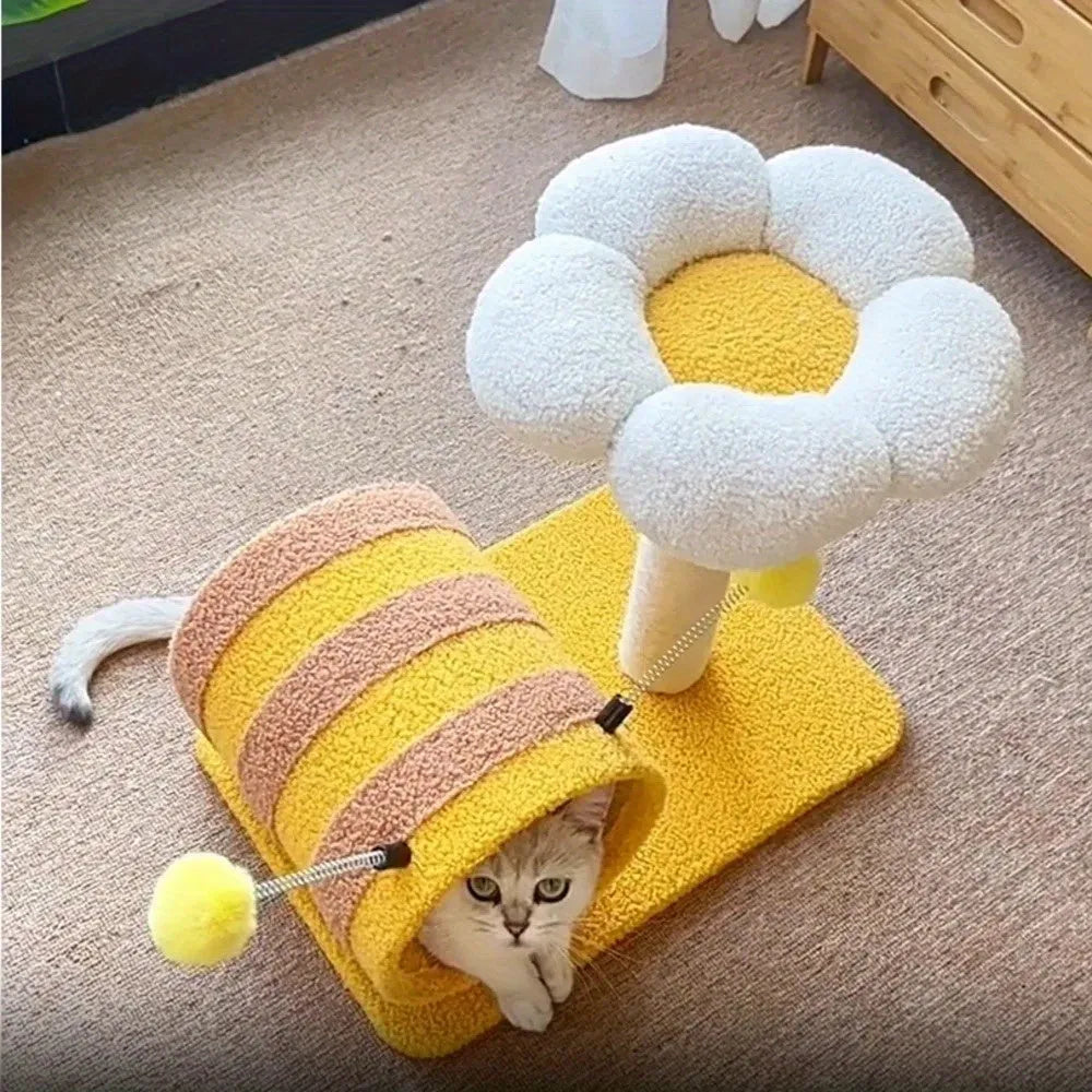 Yellow bee-themed cat climbing frame with sisal scratching board and tunnel measuring 46x36x25cm