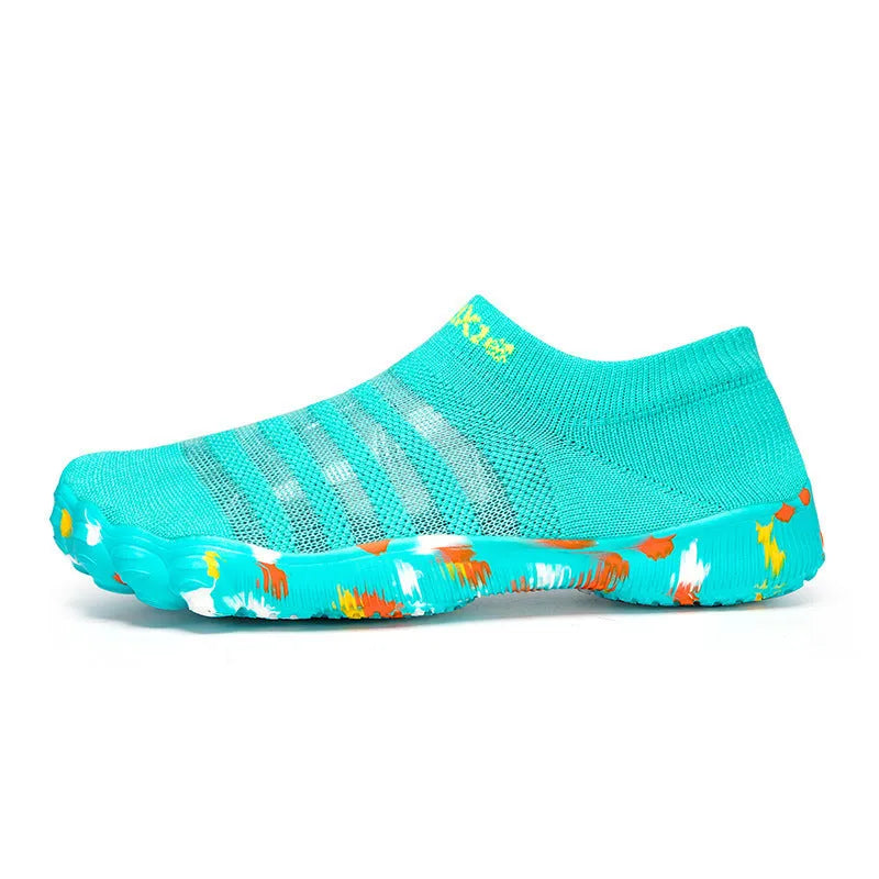 Men's camouflage flyknit water shoes with rubber soles and lace-up front