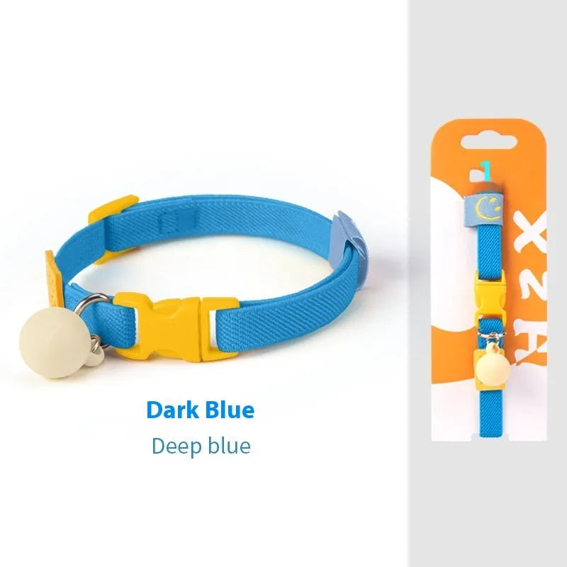 A small dog collar made from high elasticity polyester fabric in a choice of seven colours, adjustable between 22 and 32 cm.