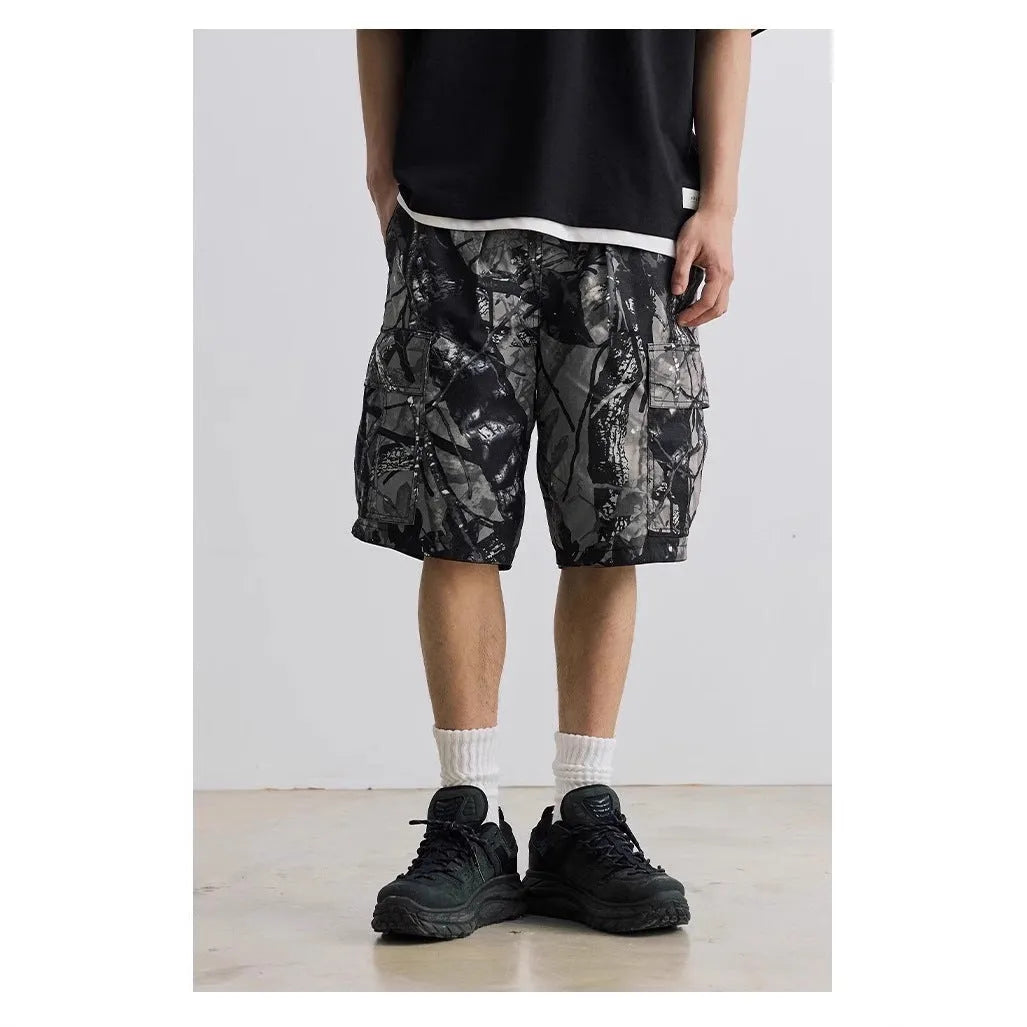 Loose casual straight-leg denim shorts with elastic waist in black or army green colour