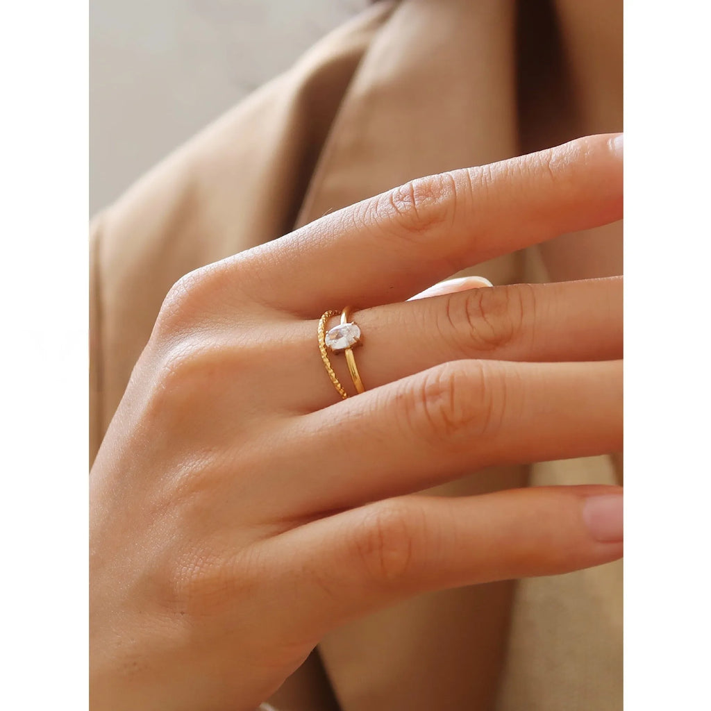 Golden love heart oval ring for women in stainless steel with electroplated finish
