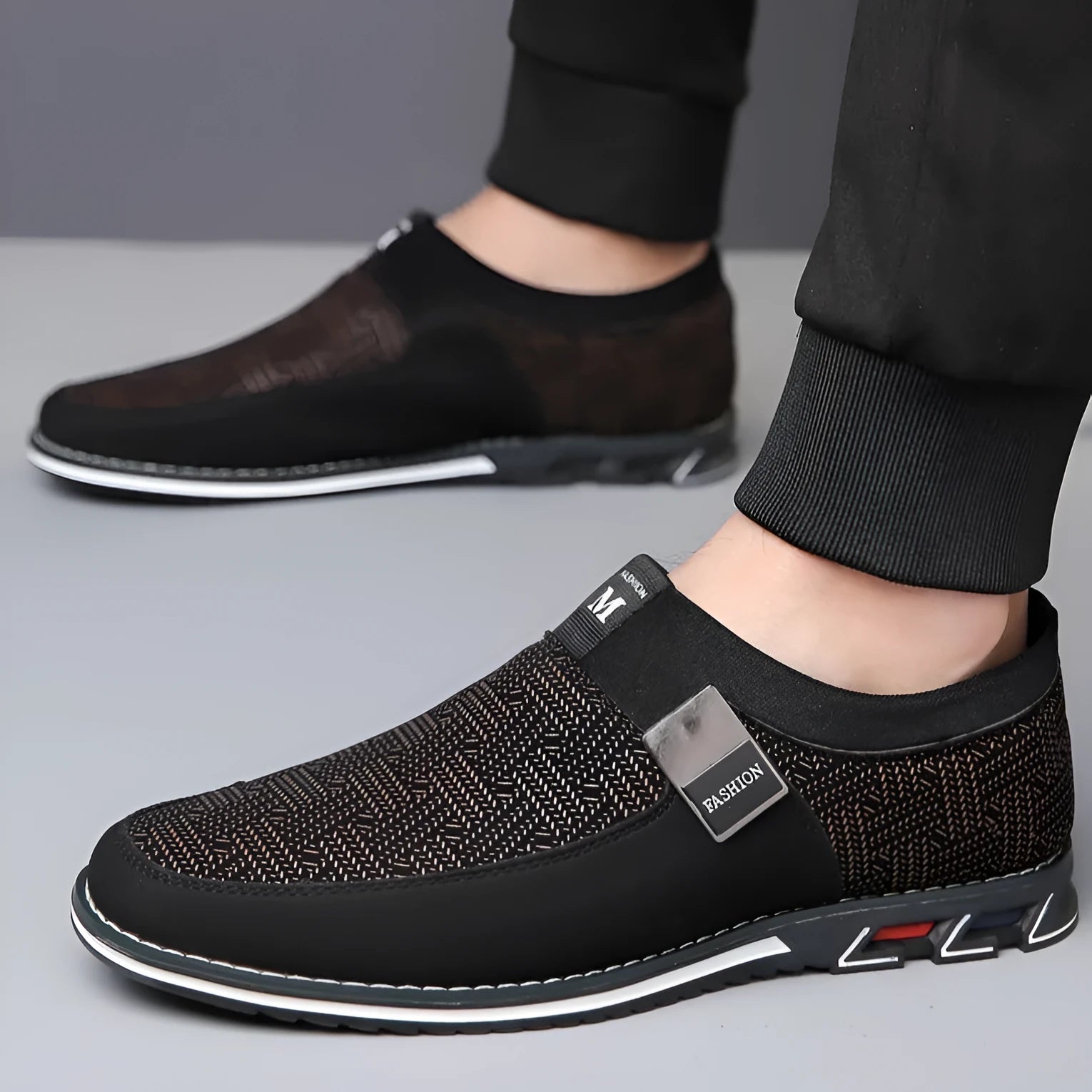 Men's casual flat low-top synthetic leather shoes in grey white with rubber sole and square toe
