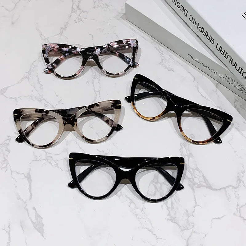 Women's cat's eye high presbyopic glasses with large frame and dragon phoenix decorations