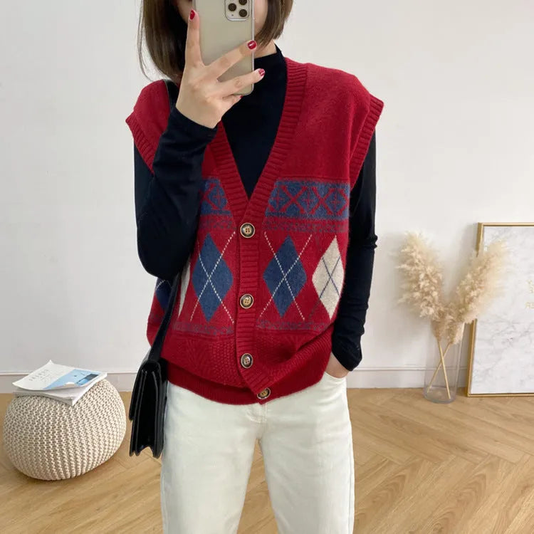 Loose sleeveless cardigan top with diamond plaid pattern in acrylic fibre material