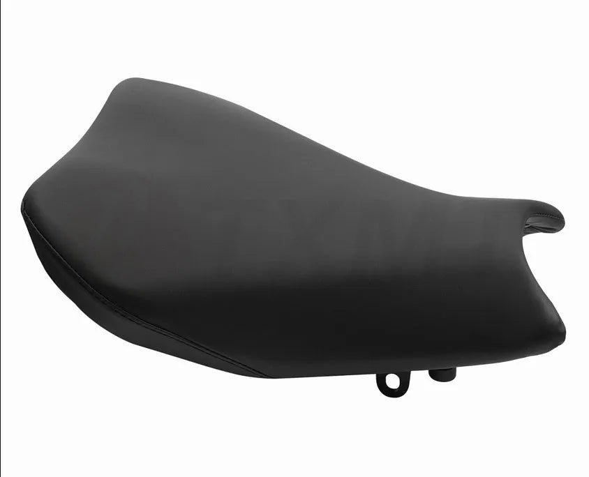 Suzuki GSXR1000 motorcycle with black PU leather seat covers fitted on front and rear seats