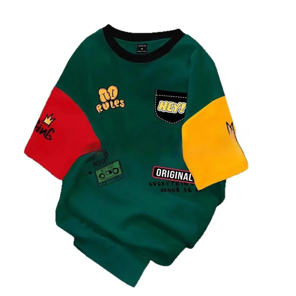 Men's loose-fit short-sleeved T-shirt with digital letter print in a colour trend option.