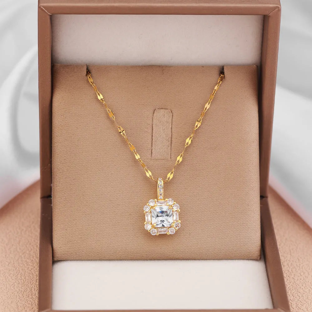 Women's geometric zircon titanium steel necklace with gold finish and adjustable chain