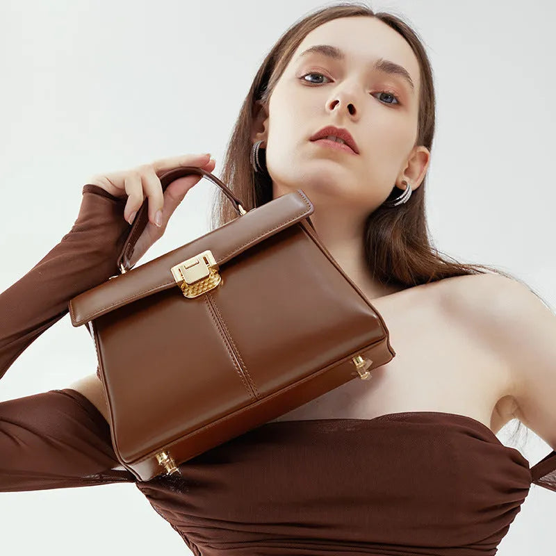 Women's genuine leather shoulder bag with Vachette clasp in horizontal square shape