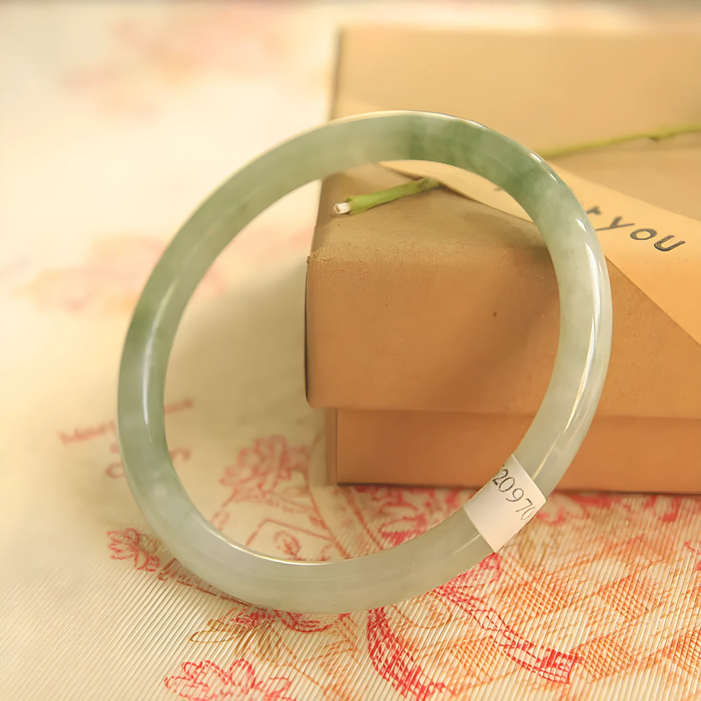 Green geometric Chinese-style student bracelet with manual craftsmanship and precise sizing options