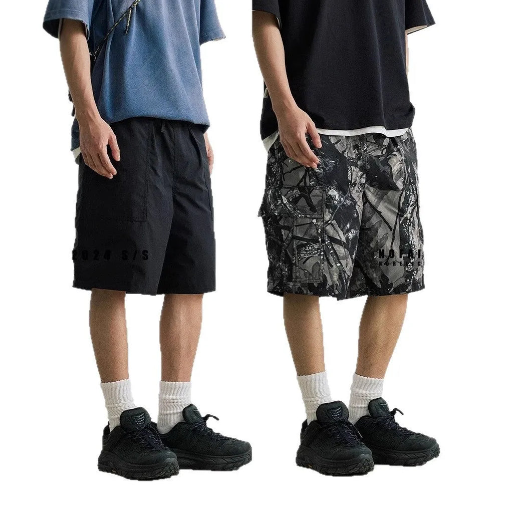 Loose casual straight-leg denim shorts with elastic waist in black or army green colour