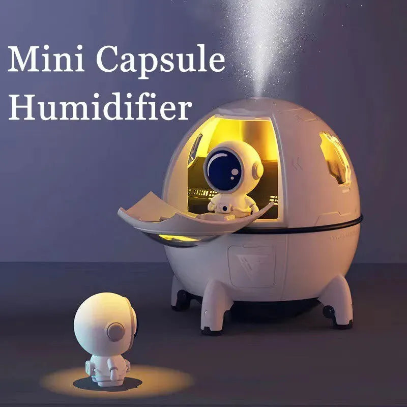 Astronaut-themed portable USB desktop humidifier with colourful LED light and 220ml water tank