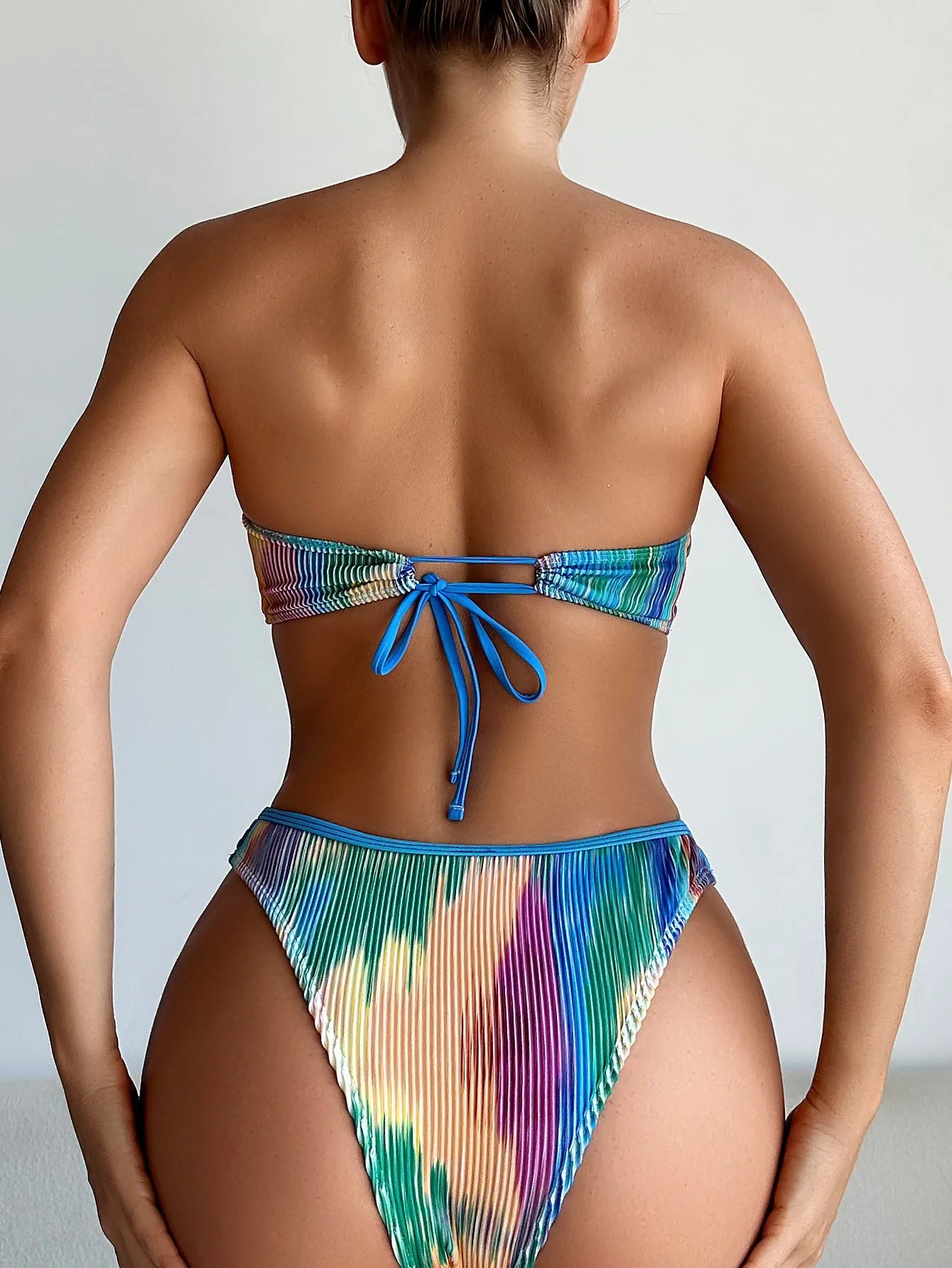 Women's colour-printed tube top bikini set with high-cut briefs for swimming