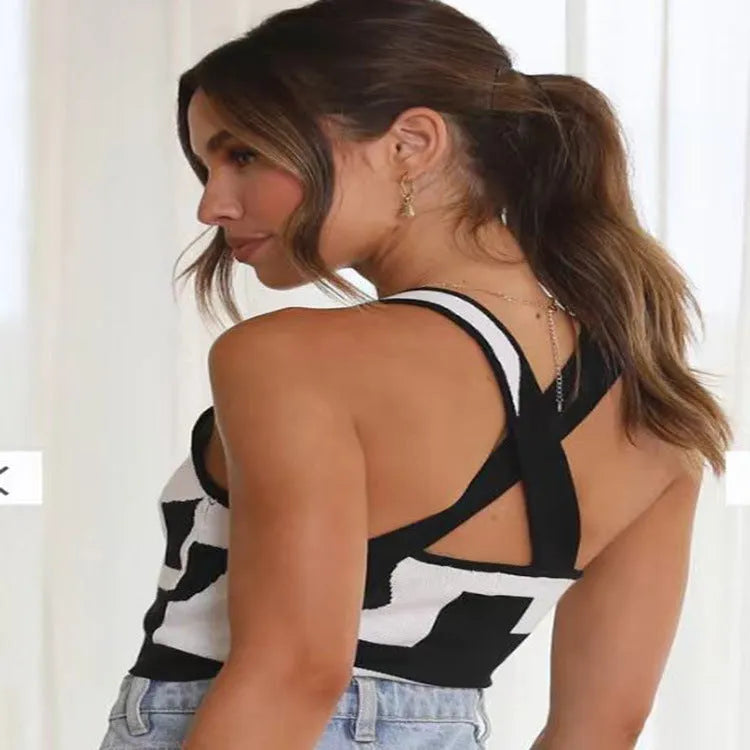 Women's slim-fit U-collar camisole top in a choice of five colours with an exposed midriff design.