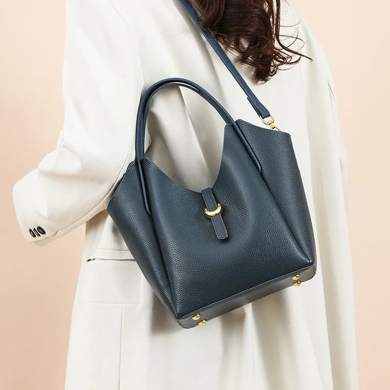 Genuine leather women's large capacity bucket handbag in retro style with internal file organisation