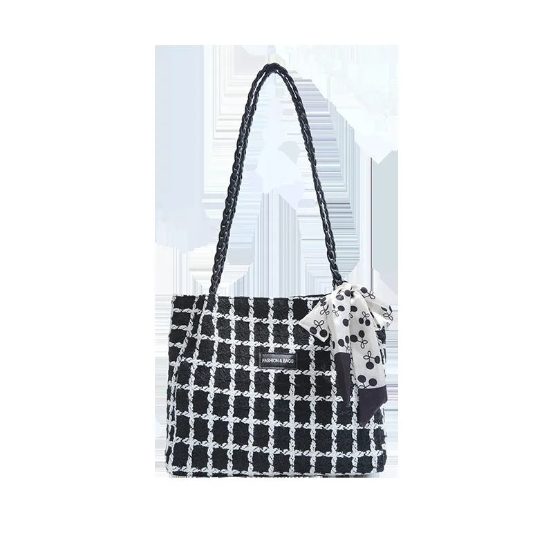 Horizontal square woolen shoulder bag with internal mobile phone and file compartments in black colour