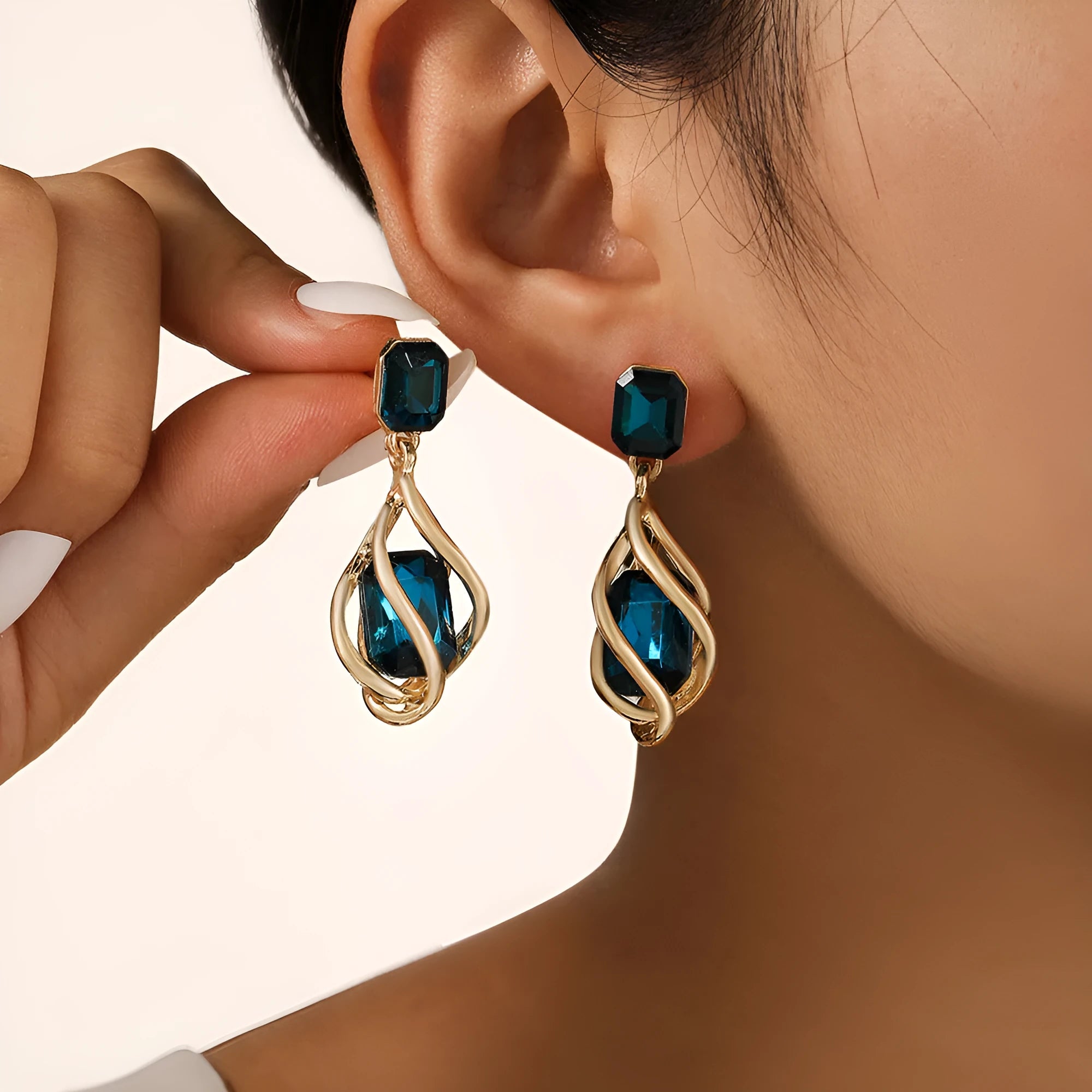 Retro creative women's stud earrings in alloy with irregular shape and KC gold finish, five colour options available