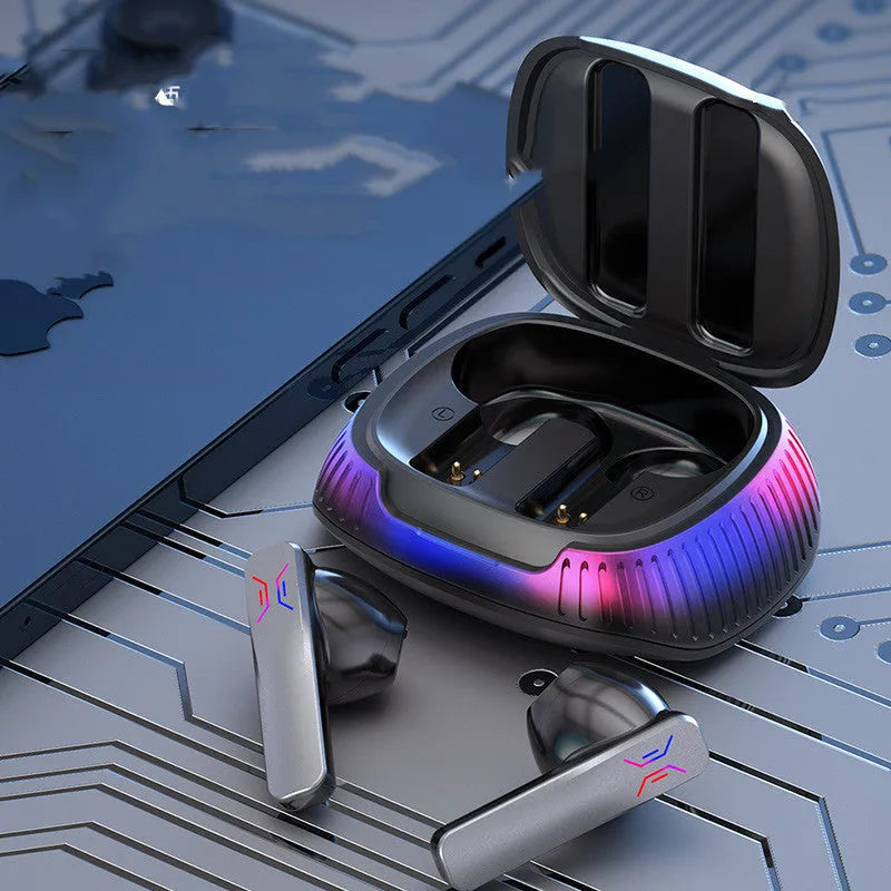 Hall Flashing wireless gaming earplug headset in black or white with Type-C cable.