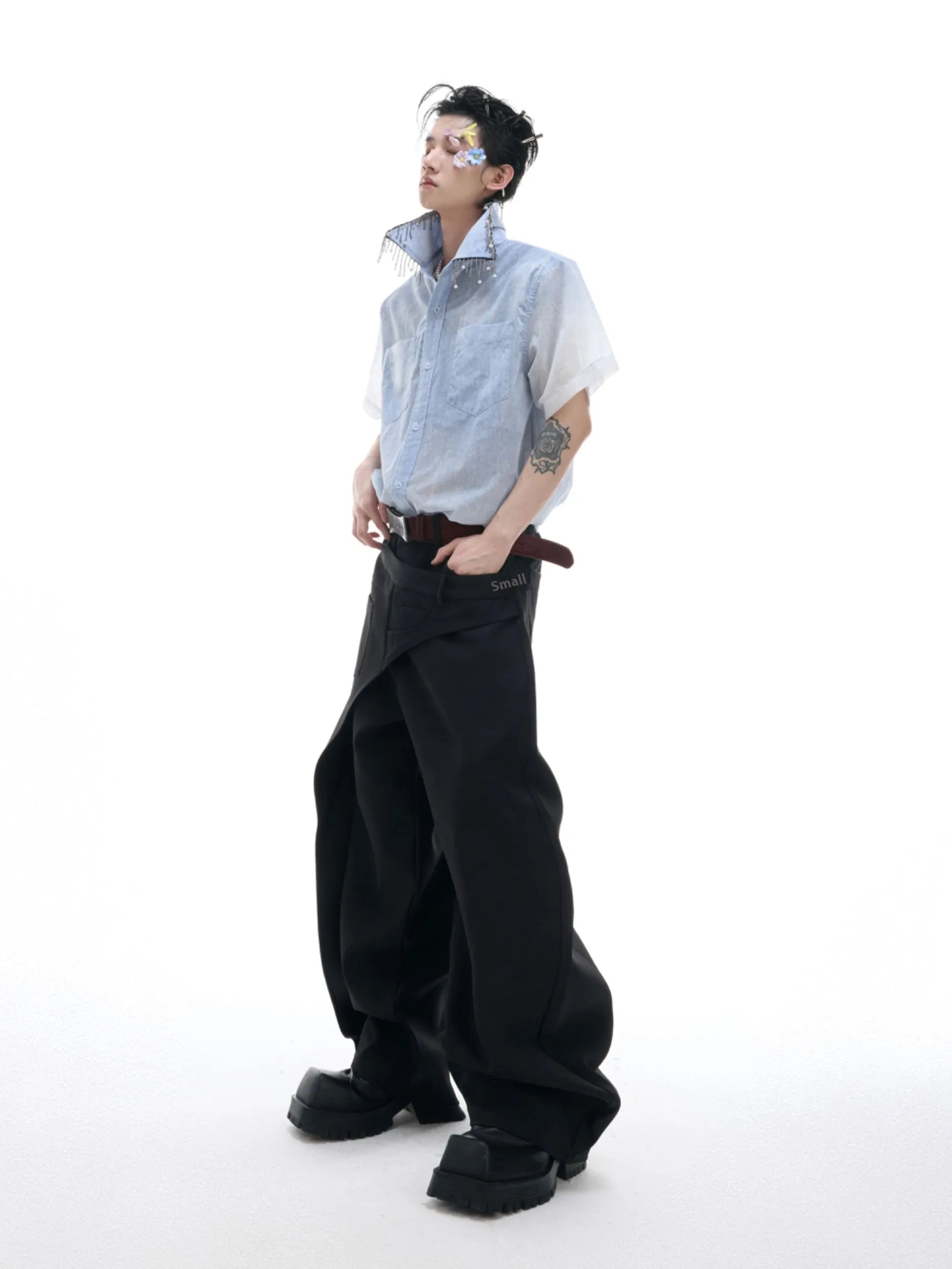 Man's blue and white gradient loose-fit short sleeve casual shirt