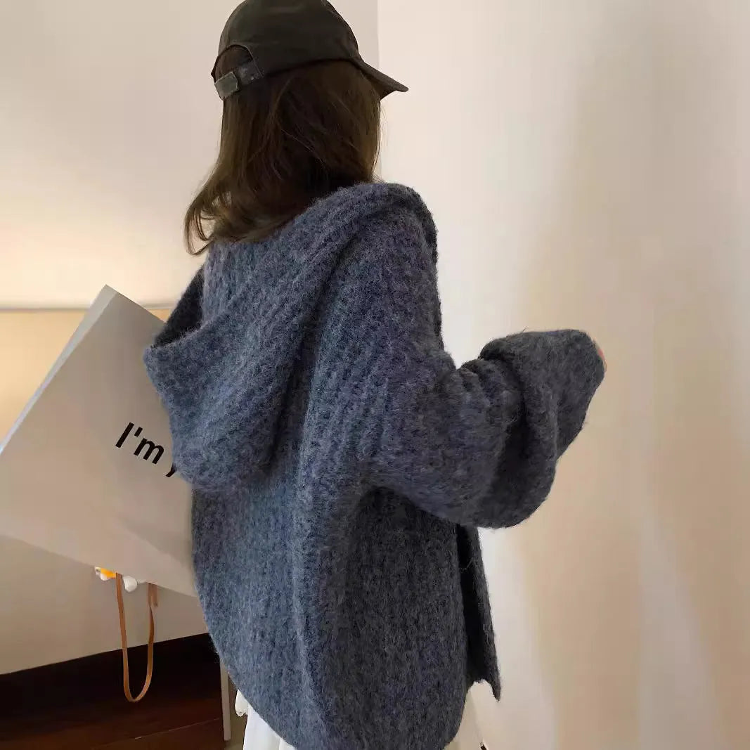 Women's thick grey hooded cardigan sweater with loose fit and regular sleeves